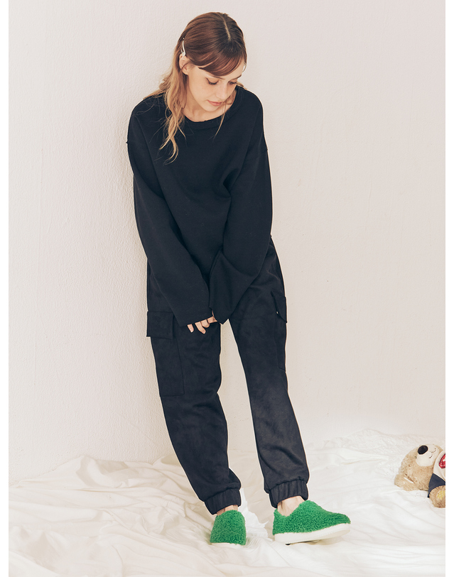 에뗄린 Holiday Fur Patform Loafers 홀리데이 퍼 플랫폼 슬립온 스니커즈 - Chunky Green 착용컷