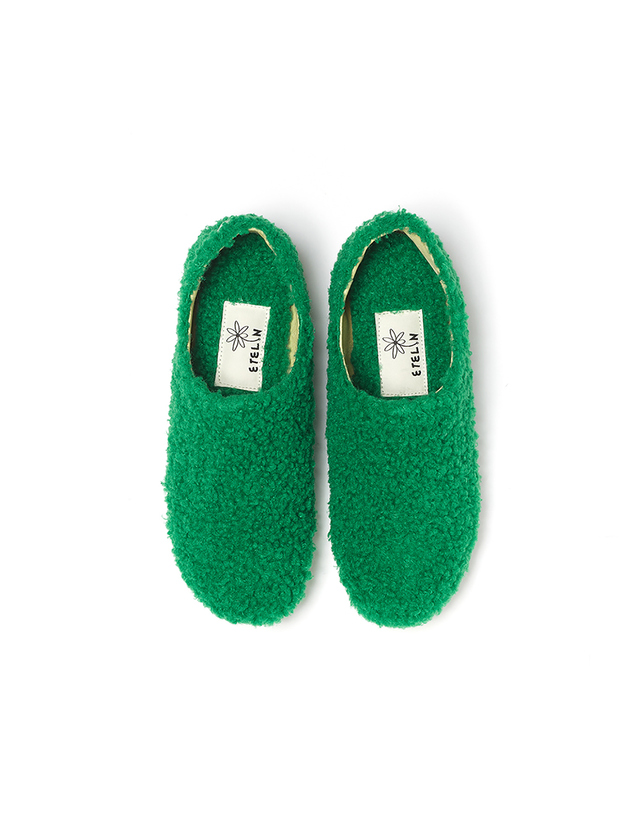 에뗄린 Holiday Fur Patform Loafers 홀리데이 퍼 플랫폼 슬립온 스니커즈 - Chunky Green 착용컷