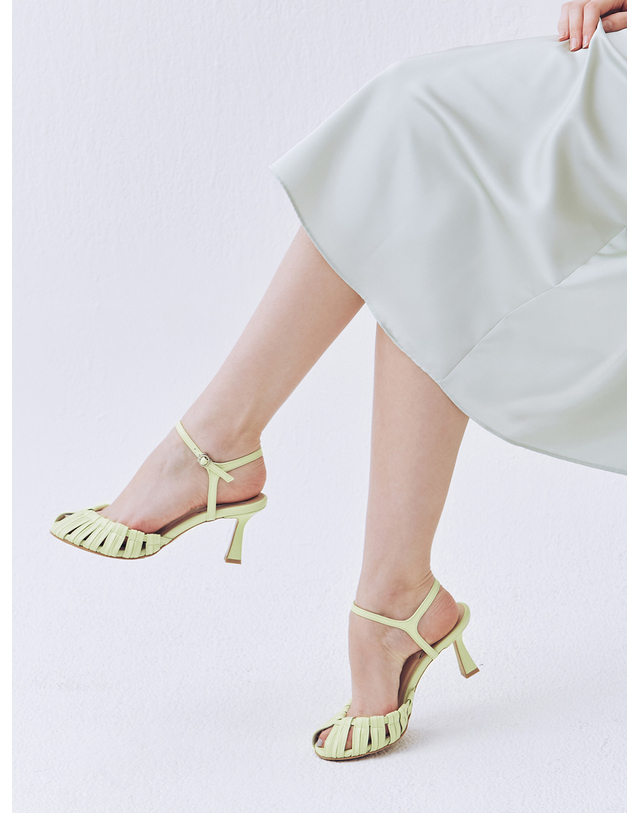 에뗄린 Sunny Multi Strap Sandals 써니 스트랩 샌들 힐 - Lime Mint 착용컷