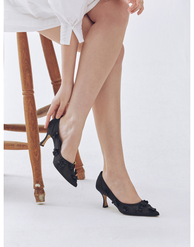 에뗄린 Jardin Flower Mesh Pumps 쟈르뎅 플라워 메쉬 펌프스 힐 - Mesh Black 착용컷