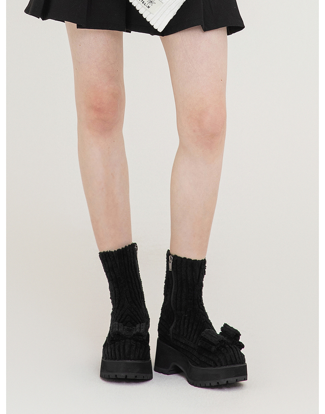 에뗄린 Bizu Corduroy Ankle Boots 비쥬 코듀로이 앵클 뷰츠 - Cordu Black 블랙 착용컷