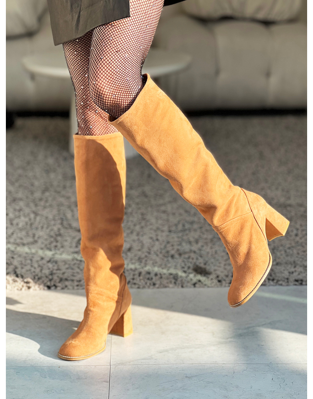 에뗄린 Suede Pop Long Boots 스웨이드 팝 롱부츠 - Camel Brown 착용컷