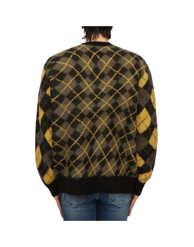 올세인츠 올세인츠 피츠로이 남성 니트 MK032Z BLK GOLDEN YELLOW 착용컷