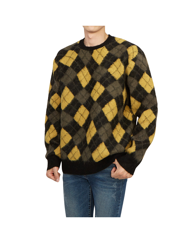 올세인츠 올세인츠 피츠로이 남성 니트 MK032Z BLK GOLDEN YELLOW 착용컷