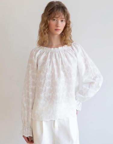 Round shirring blouse_White