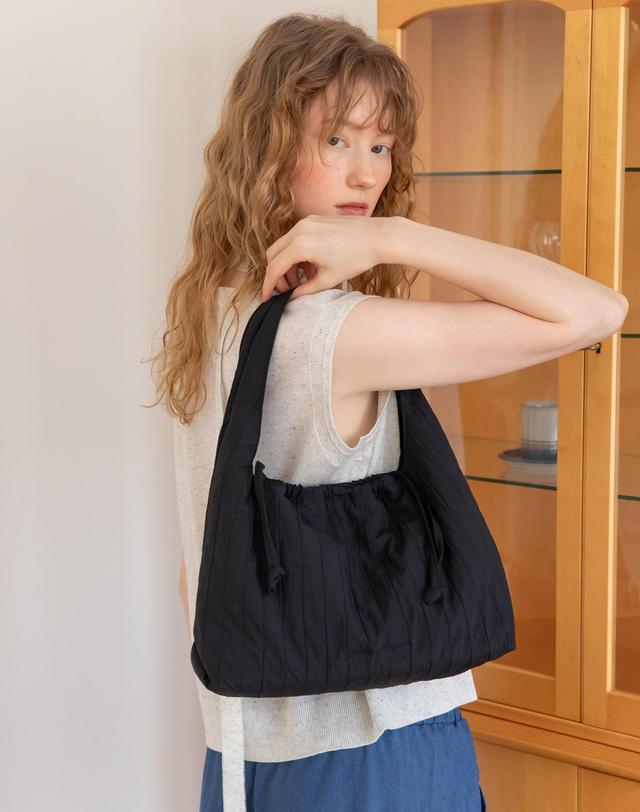 제이마크뉴욕 Catherine tote bag_2color 착용컷