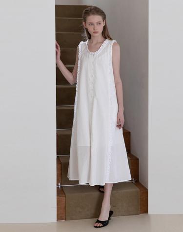 Sleeveless lace dress - White