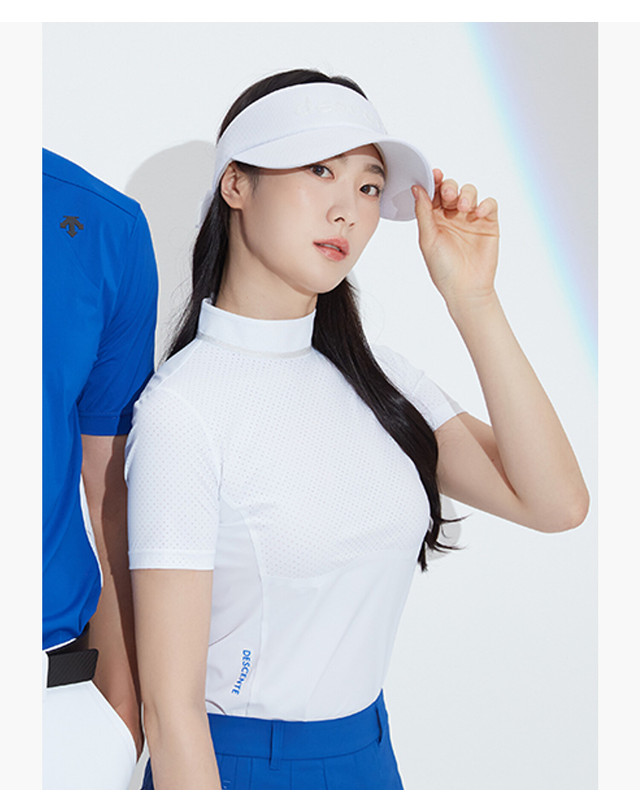 데상트 골프 여성 하이넥 하이브리드 반팔 티셔츠 (DP22WFTS41) 착용컷