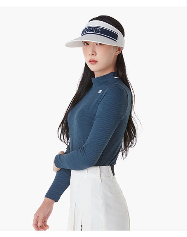 데상트 골프 여성 로고 와이드 선바이저 (DP32WFSV82) 착용컷