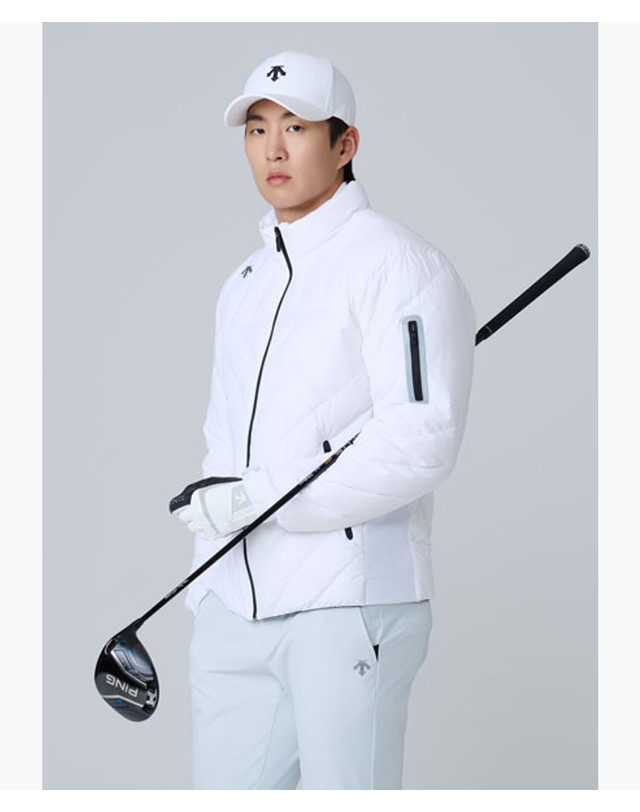 데상트 골프 남성 스윙 스피릿 다운 점퍼 DQ42MFDJO7 착용컷