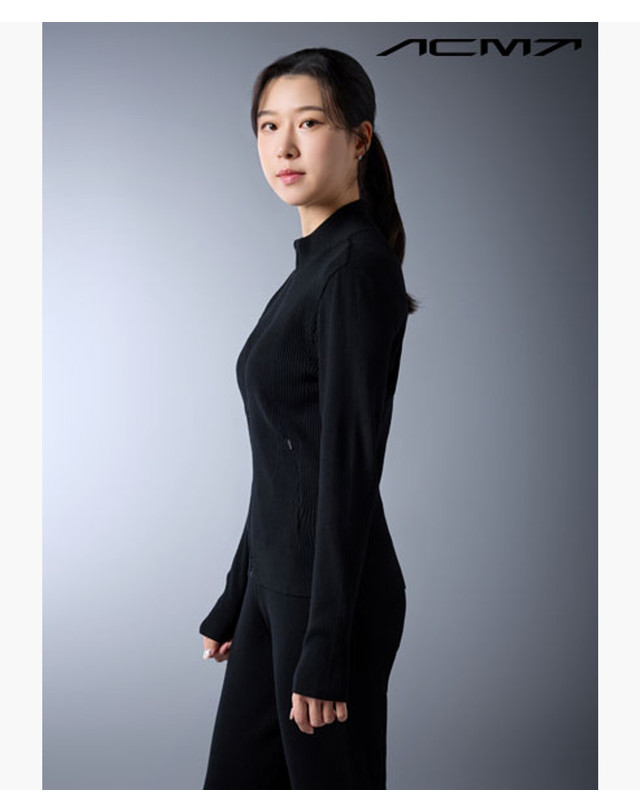 데상트 골프 아크먼트(ACMT) 여성 엔지니어드 풀집업 가디건 DR11WFKO14 착용컷