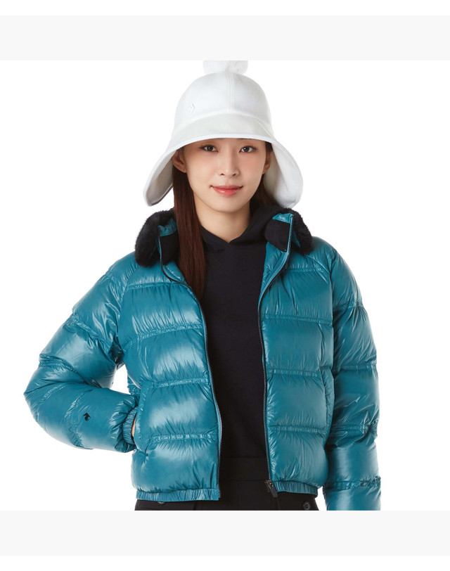 르꼬끄 스포르티브 르꼬끄 골프 여성 탈착형 퍼카라 경량 구스다운 스윙 점퍼 (GP422LDJO3) 착용컷