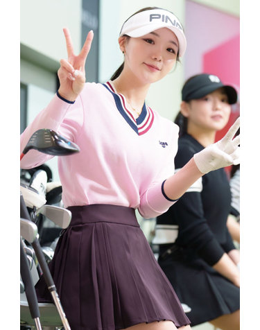 여성 V넥 배색 포인트 스웨터 (GQ222LKP41)