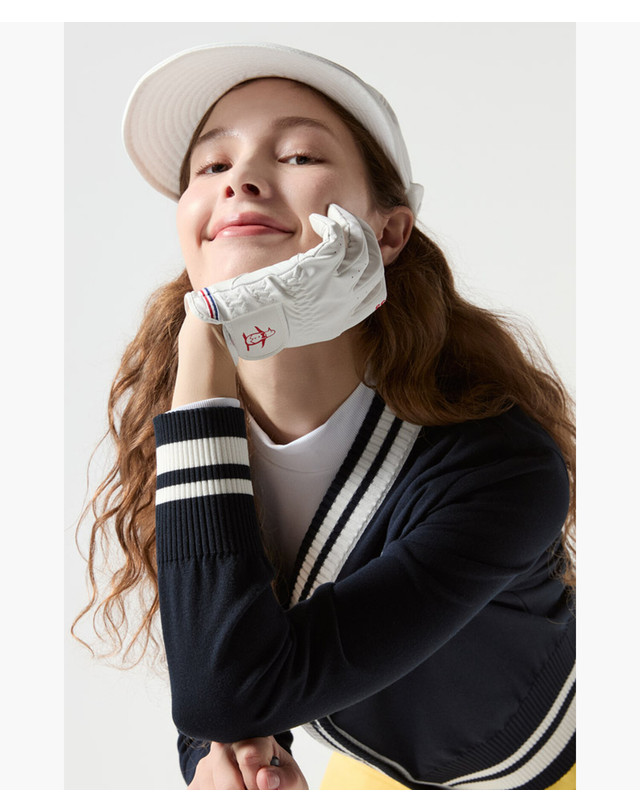 먼싱웨어 여성 컬러 포인트 반양피 장갑 (양손) 화이트(MQ122LGL12) 착용컷