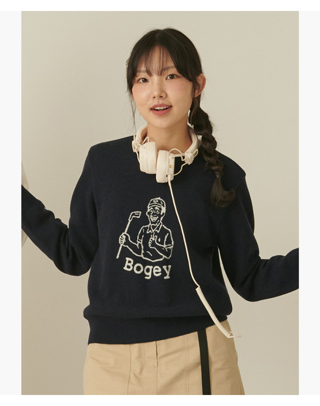 먼싱웨어 여성 피터보기 그래픽 스웨터 다크네이비(MQ322PSW91) 착용컷