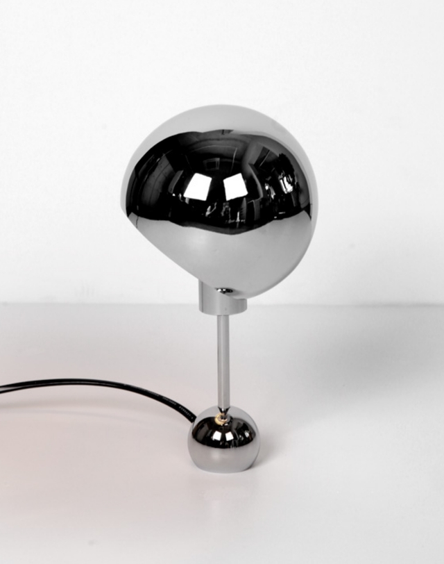 에프이26 Embodied table lamp /001-03-01 착용컷