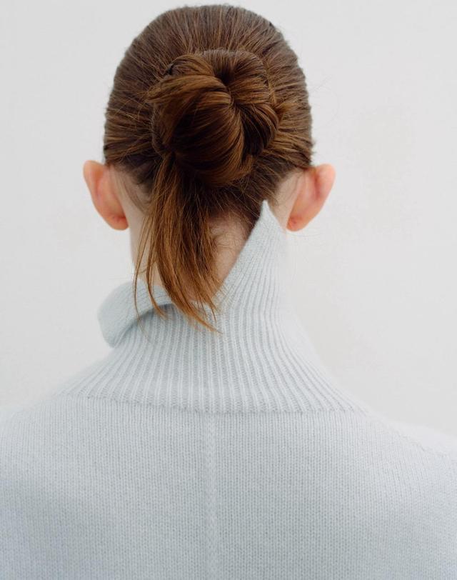 르희 캐시미어 26시그니쳐 Turtle neck - Italy cashmere 100%(MINT) 밝은연두 착용컷