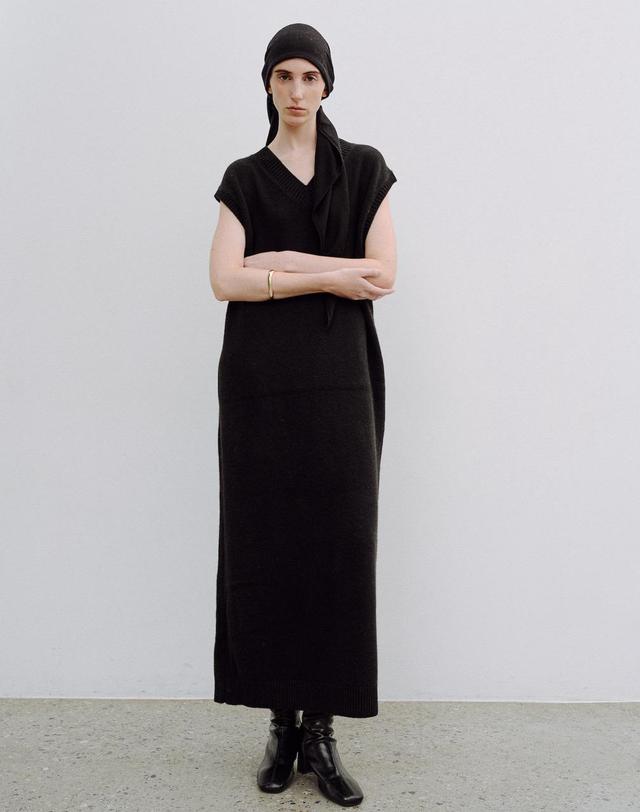 르희 캐시미어 sleeveless dress - italy cashmere 100% (BLACK) 블랙 착용컷