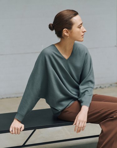 v-neck  loose pullover (green) -Merino Mercerized Wool 100% -