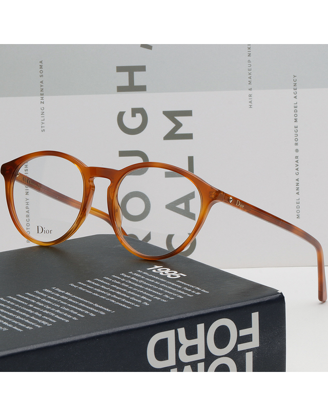 디올 디올 안경테 MONTAIGNE53 SX7 명품 라이트 호피 데일리 가벼운 뿔테 착용컷