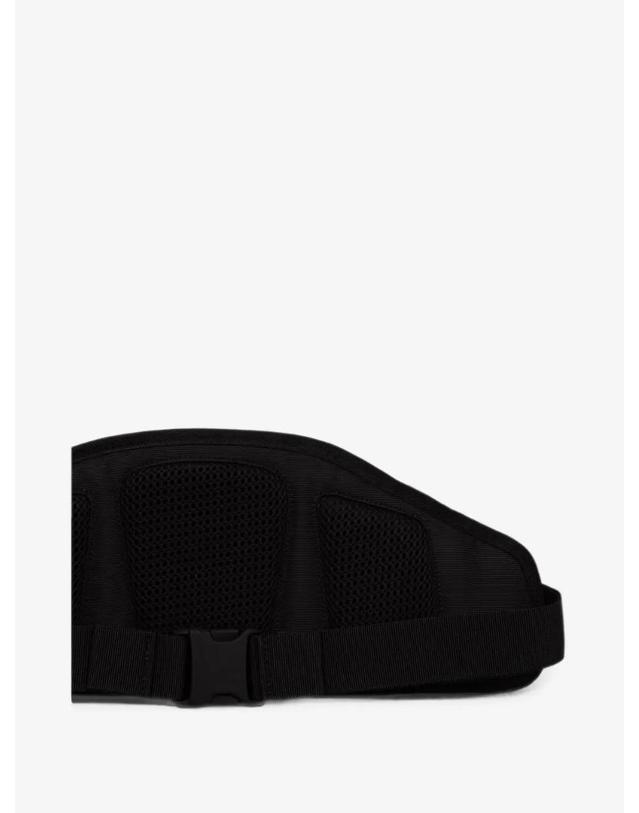 피크 퍼포먼스 [해외직구] 26 FW 피크퍼포먼스 Trail logo print zip fastening belt bag G807780 TP459154457 착용컷