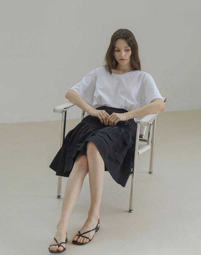 켈리도나휴 링클 밴딩 티어드스커트 착용컷