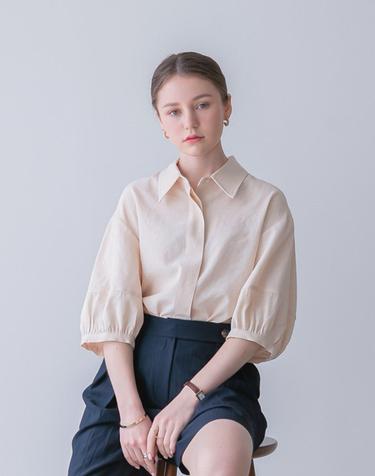 하프 볼륨 블라우스 BEIGE