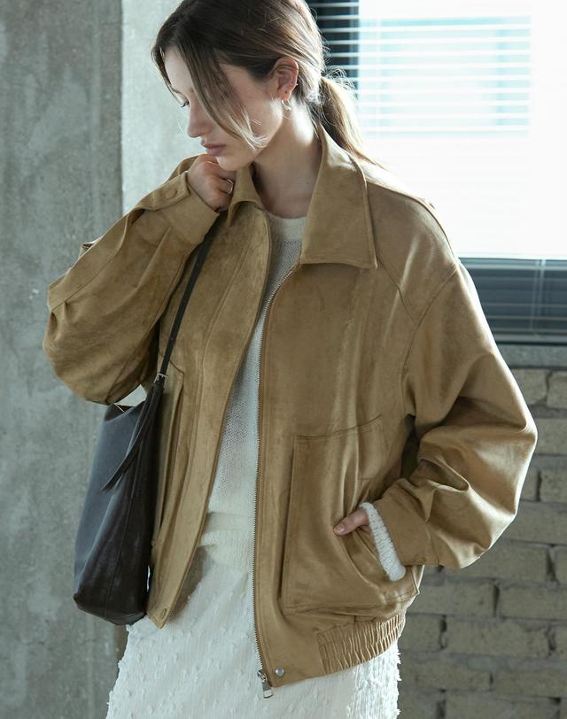 켈리도나휴 소프트 블루종 스웨이드자켓 BEIGE 착용컷