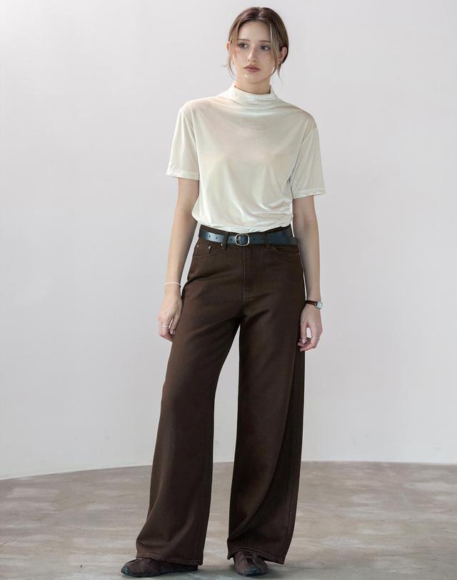 켈리도나휴 벨루아 소프트 하이넥티셔츠 BEIGE 착용컷