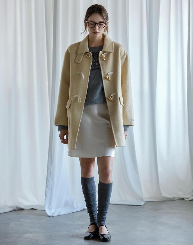 켈리도나휴 베일리 더플 핸드메이드 하프코트 BEIGE 착용컷