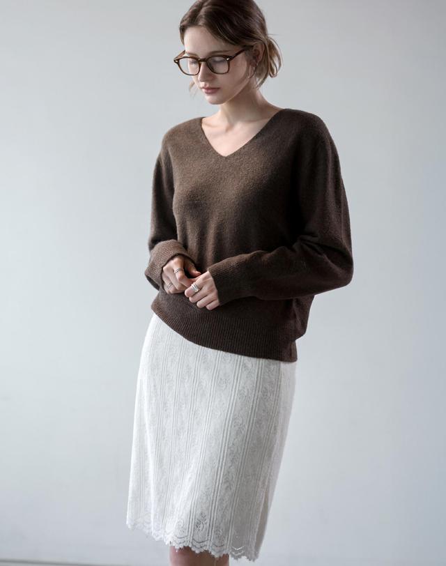켈리도나휴 레이나 웜 레이스 밴딩스커트 IVORY 착용컷