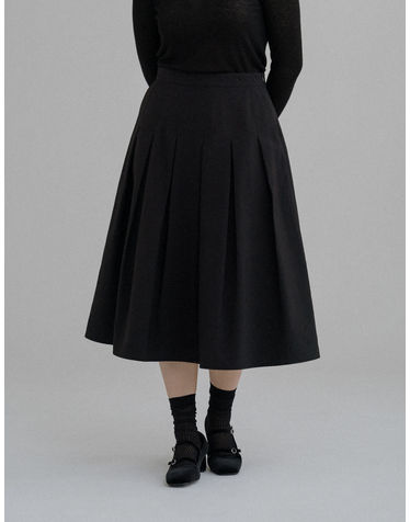 PLEATED MIDI SKIRT_BLACK (플러스 빅사이즈)