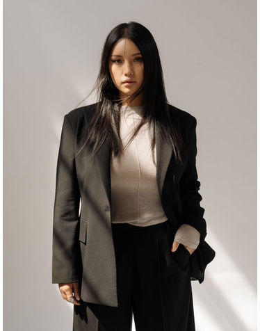 WAIST FITTED PEAKED LAPEL JACKET_BLACK (SET-UP LINE) (플러스 빅사이즈)