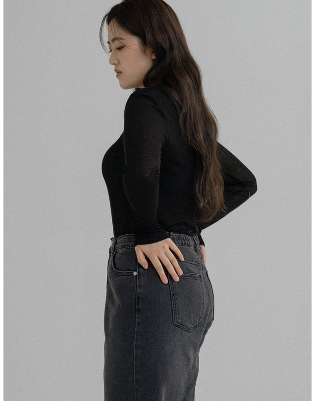 엘유비 CUT OUT SEE-THROUGH TOP_BLACK (플러스 빅사이즈) 블랙 착용컷