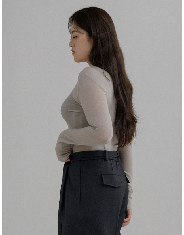 엘유비 CENTER LINE SEE-THROUGH TOP_GREY (플러스 빅사이즈) 그레이 착용컷