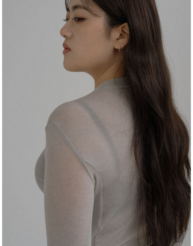 엘유비 CENTER LINE SEE-THROUGH TOP_GREY (플러스 빅사이즈) 그레이 착용컷