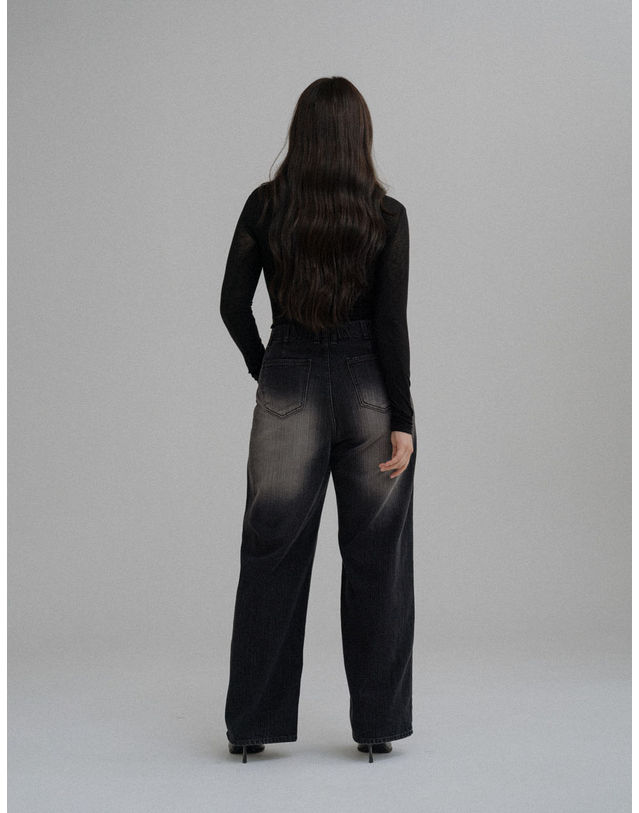 엘유비 GRADATION WIDE BLACK DENIM JEANS (플러스 빅사이즈) 착용컷