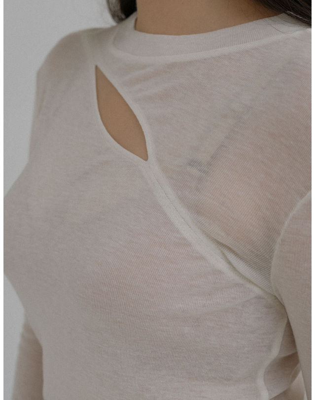 엘유비 CUT OUT SEE-THROUGH TOP_WHITE (플러스 빅사이즈) 화이트 착용컷