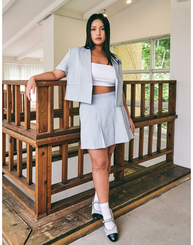 엘유비 HALF-SLEEVED ONE BUTTON SHORT JACKET_BLUE (플러스 빅사이즈) 블루 착용컷