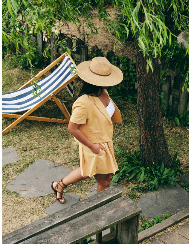 엘유비 HALF-SLEEVED ONE BUTTON SHORT JACKET_YELLOW (플러스 빅사이즈) 노랑 착용컷