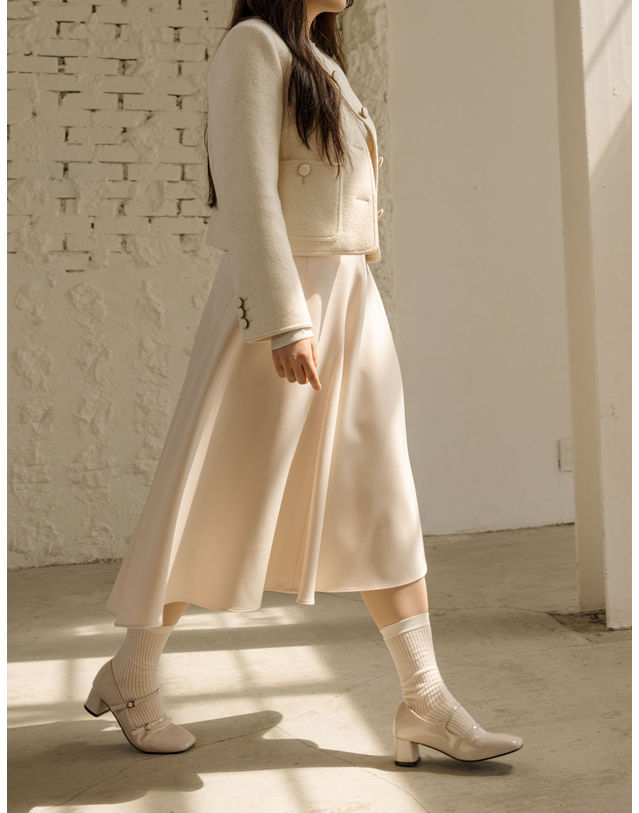 엘유비 CURVE POINT FULL SKIRT_IVORY (플러스 빅사이즈) 아이보리 착용컷