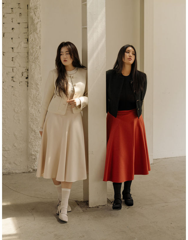 엘유비 CURVE POINT FULL SKIRT_IVORY (플러스 빅사이즈) 아이보리 착용컷