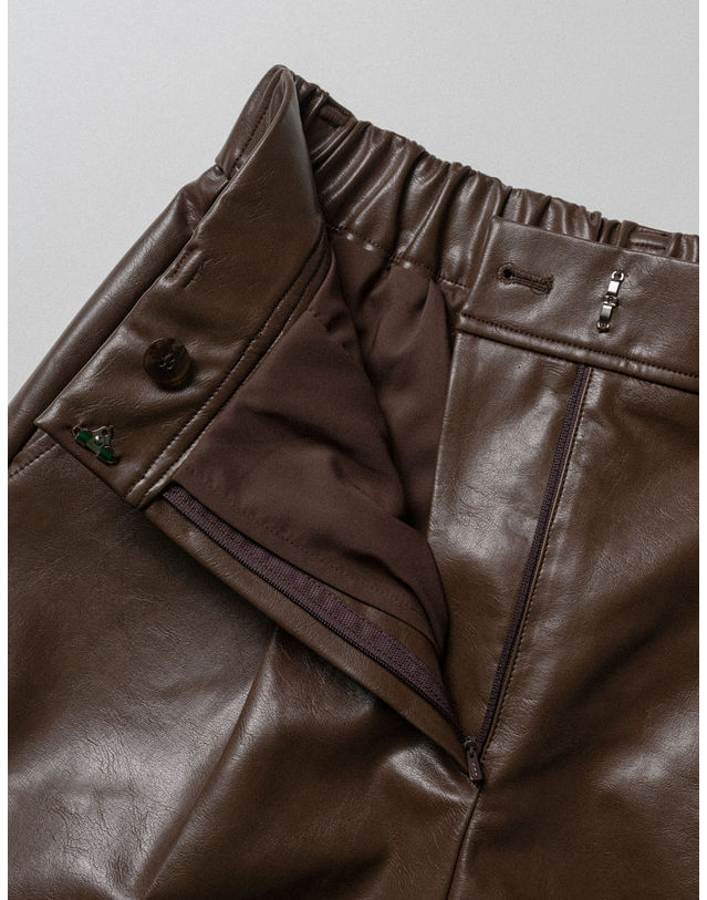 엘유비 ECO LEATHER BERMUDA PANTS_BROWN (플러스 빅사이즈) 브라운 착용컷