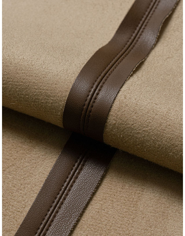 엘유비 ECO LEATHER U-NECK SLEEVELESS MINI DRESS_BROWN (플러스 빅사이즈) 브라운 착용컷