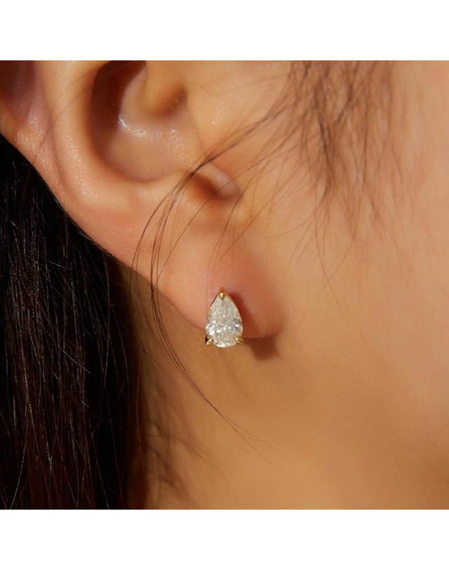 엘렌쥬얼리 18K 1캐럿 페어 컷 모이사나이트 금 귀걸이 착용컷