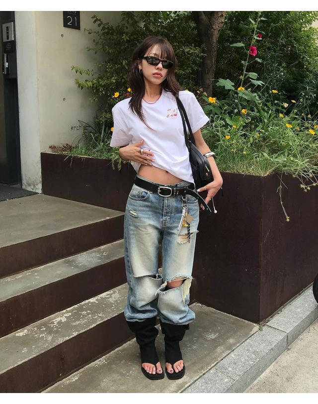 르꼬끄 스포르티브 [르꼬끄공식] 원라이프 유니 코튼 썸머 백그래픽 반팔티 QR323LRS82 착용컷