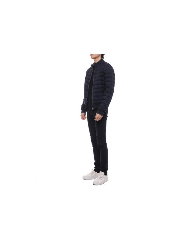 무어레르 24SS 남성 STRAUSS S3 경량 패딩 (STRAUSS S3 DARK BLU 24S) 착용컷