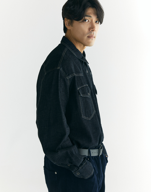 부붐 [빅사이즈]웨스트사이드 데님 셔츠 블랙 착용컷
