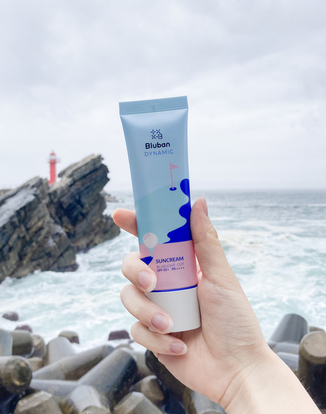 블루반 [자외선+블루라이트차단] 다이나믹 선크림 50ML 착용컷