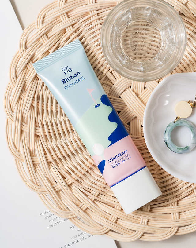 블루반 [자외선+블루라이트차단] 다이나믹 선크림 50ML 착용컷